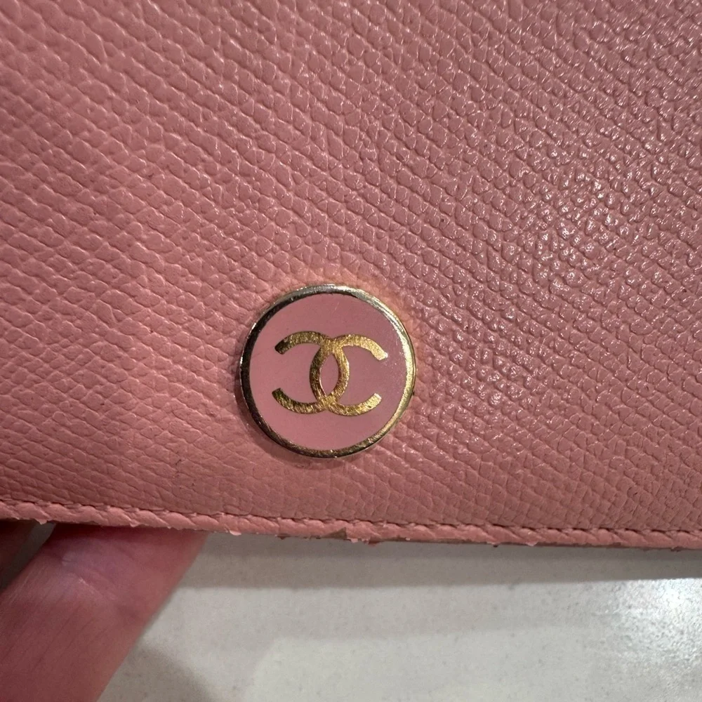 Chanel Vintage enamel snap large pink Wallet 100% AUTHENTIC !!